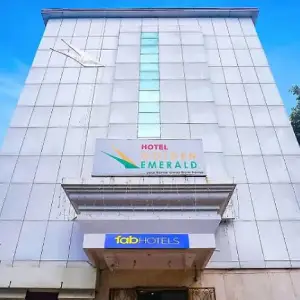 FabHotel Prime Emerald I, Alandi